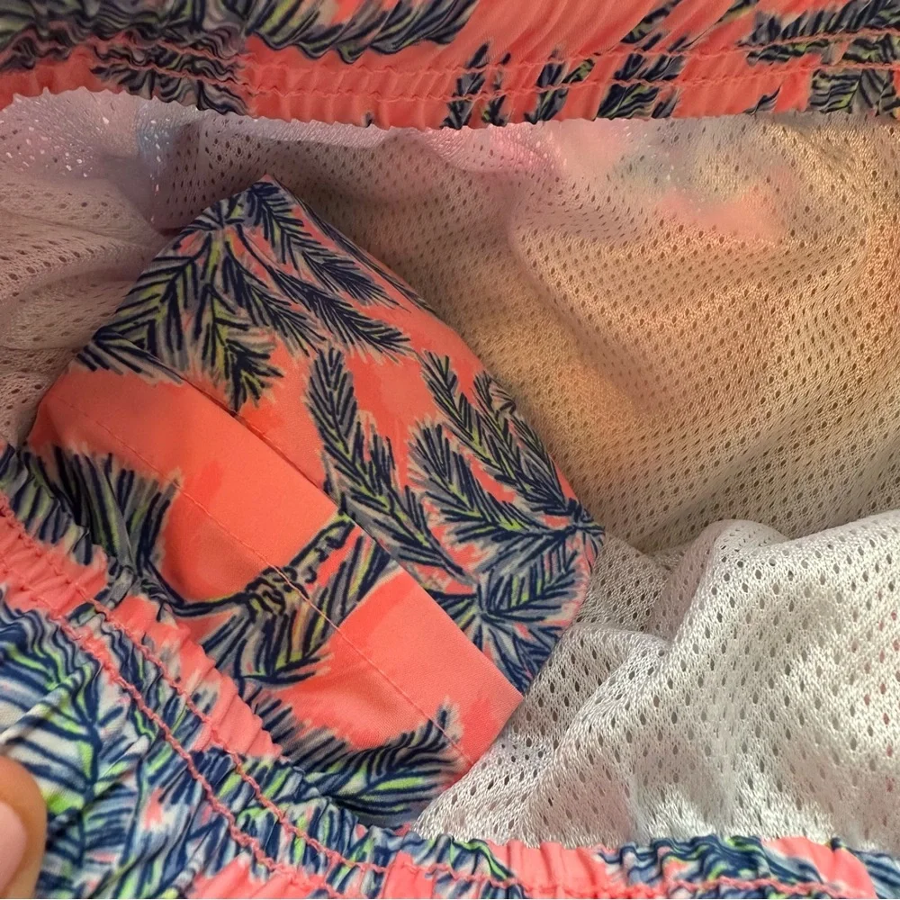 Vineyard Vines | EUC - Boys Chappy Swim Trunks - Size L - Pink Palm Tree_8